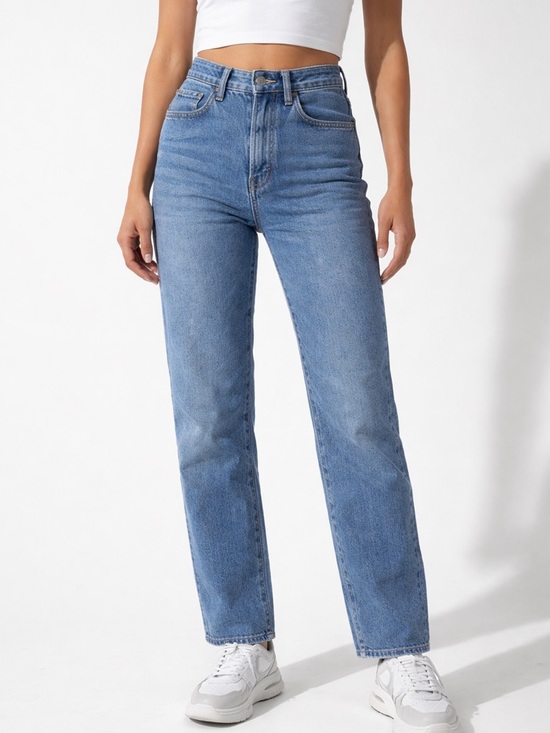 Denim Forum Denim - Denim Forum Straight-Leg Jeans in Medium Blue